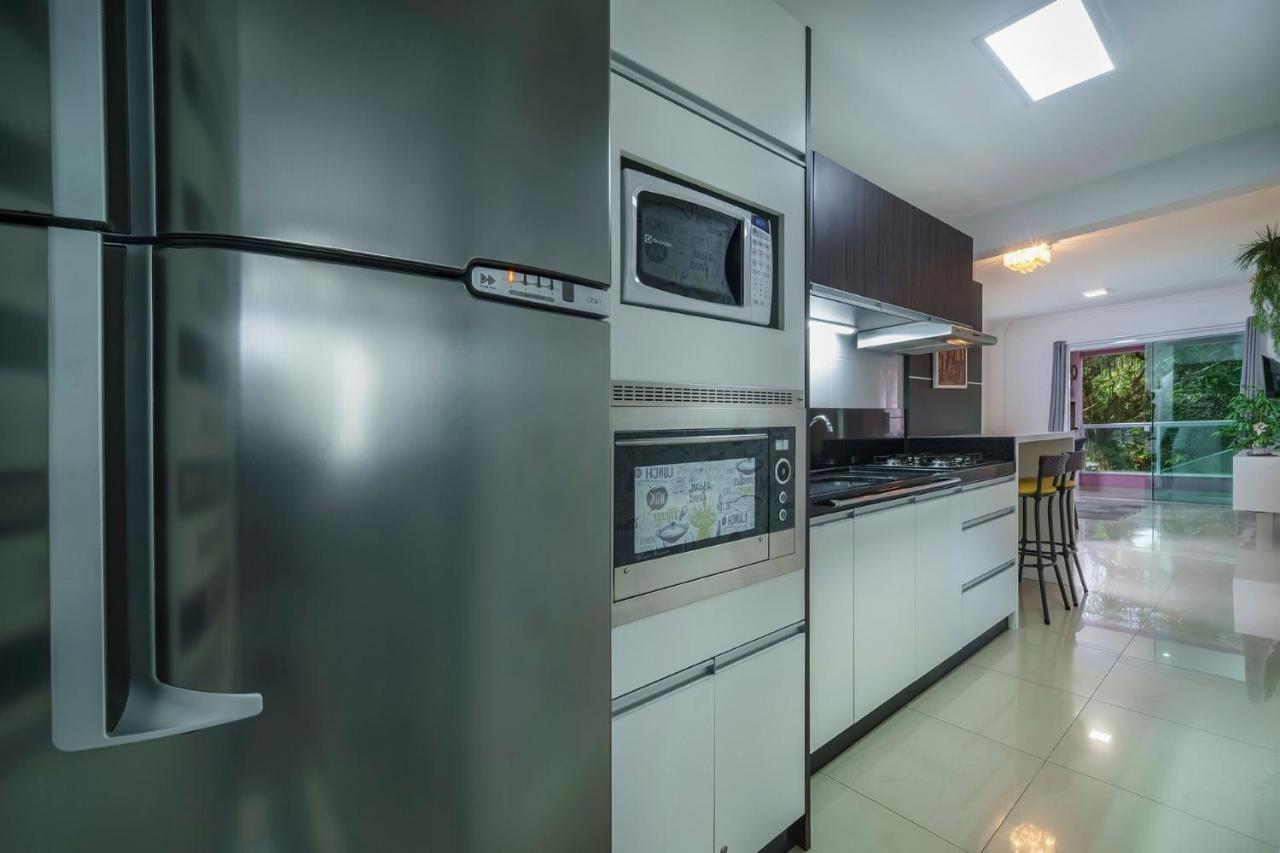 Aluguel Apartamento 2 Quartos Com Piscina บอมบินญัส ภายนอก รูปภาพ