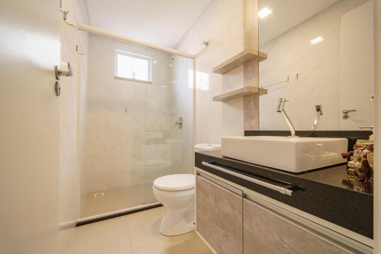 Aluguel Apartamento 2 Quartos Com Piscina บอมบินญัส ภายนอก รูปภาพ